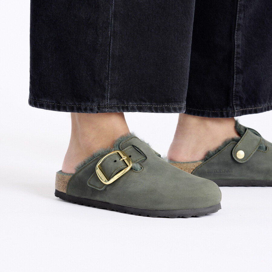 boston big buckle shearling oiled leather thyme