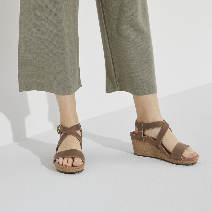 sibyl ring-buckle natural leather cognac
