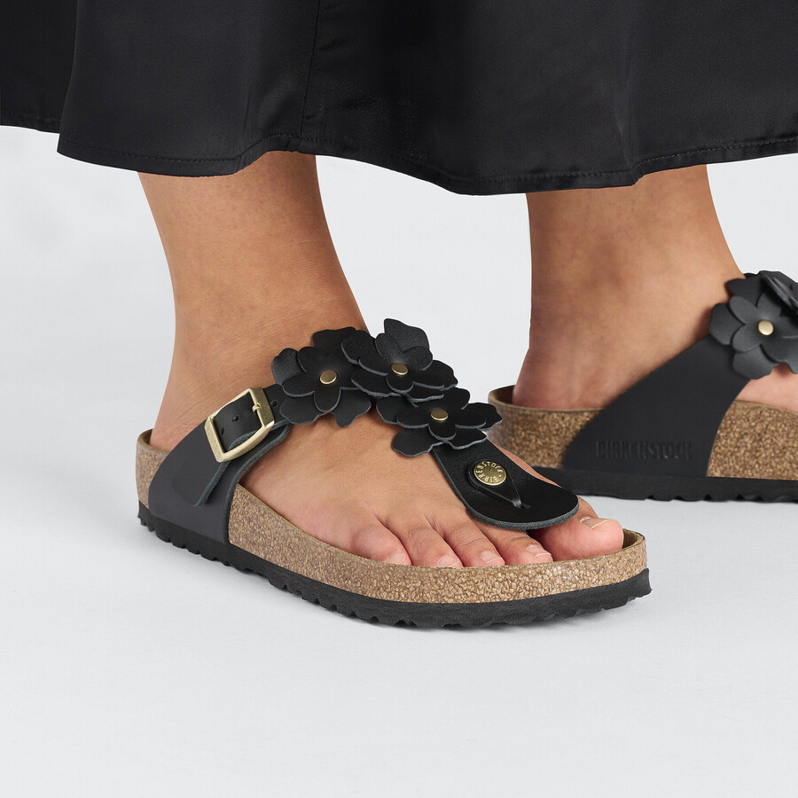 gizeh flower embellishment natural leather